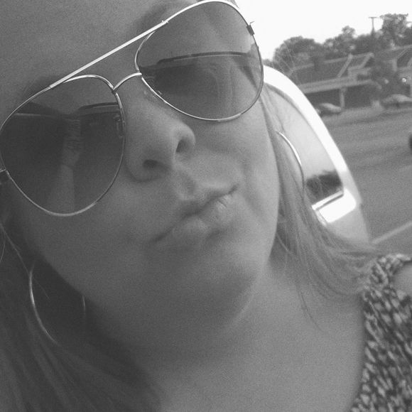 Meet your Posher, Brittney - Picture 1 of 1